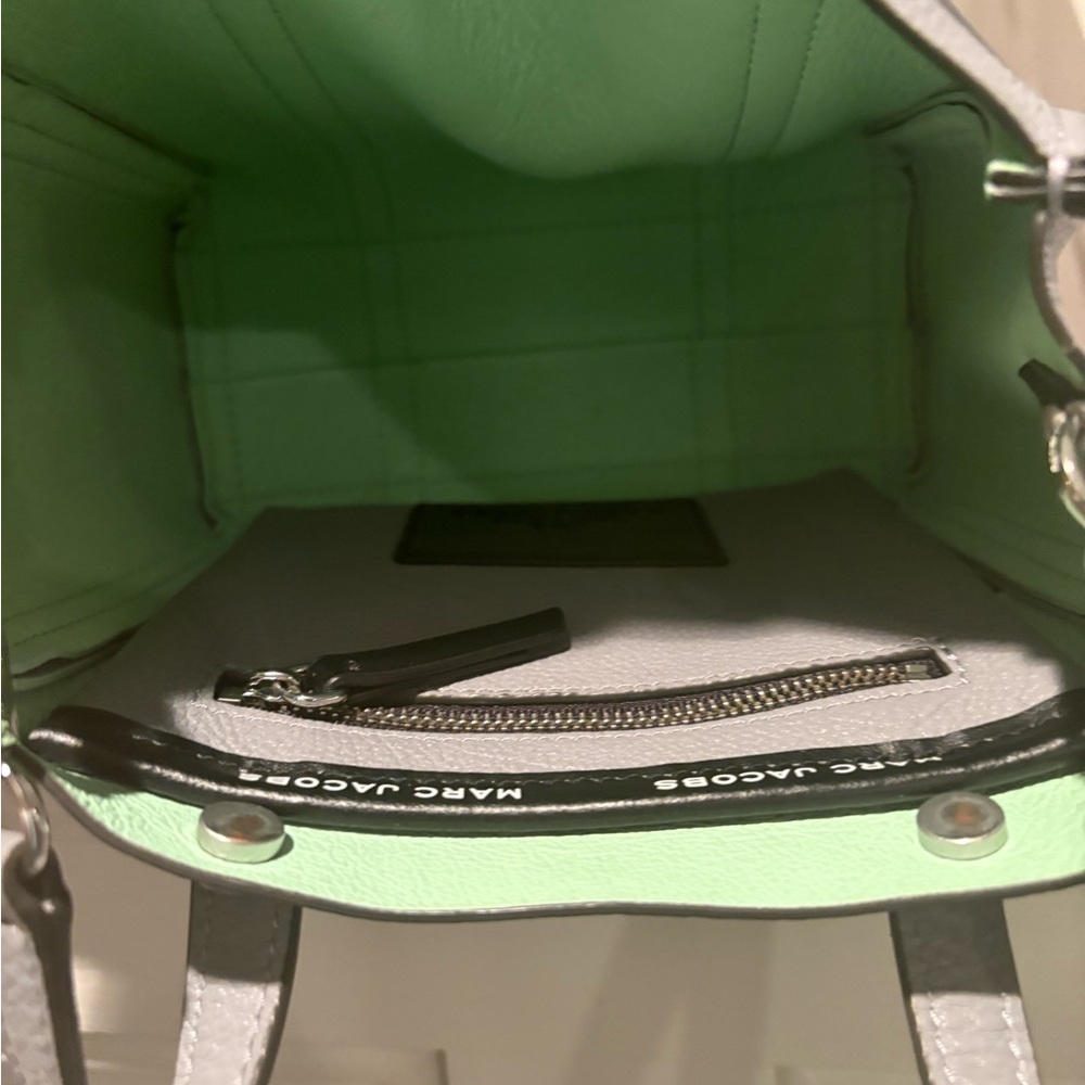 NWT Marc Jacobs The Shopper Tote Bag, soft neutral gray tone. - Picture 6 of 9